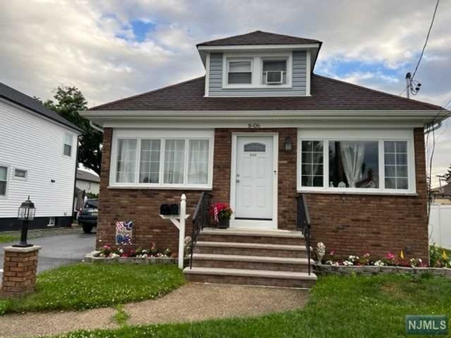 Upstairs Generous 1 Bedroom apt with wall of closets. Separate entrance from rear of house. Shared Yard. Clean And Bright. Call Owner for appt 551-795-6195