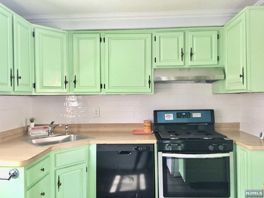 1 bed/1 bath lovely garden apartment on the first floor with eat in kitchen, new gas range and new refrigerator, 1 car parking .Ideally for NYC/NJ commuters. Just one block to GWB plaza or to NJ buses. School #1 E.S. Rent includes heat ,water/hot water and parking . Laundry on the premises. Close to shopping, parks, schools, restaurants. Renter's insurance required. Due upon lease signing--- 1st month's rent, 1.5 month security deposit, 1 month broker fee. Landlord has real estate license.