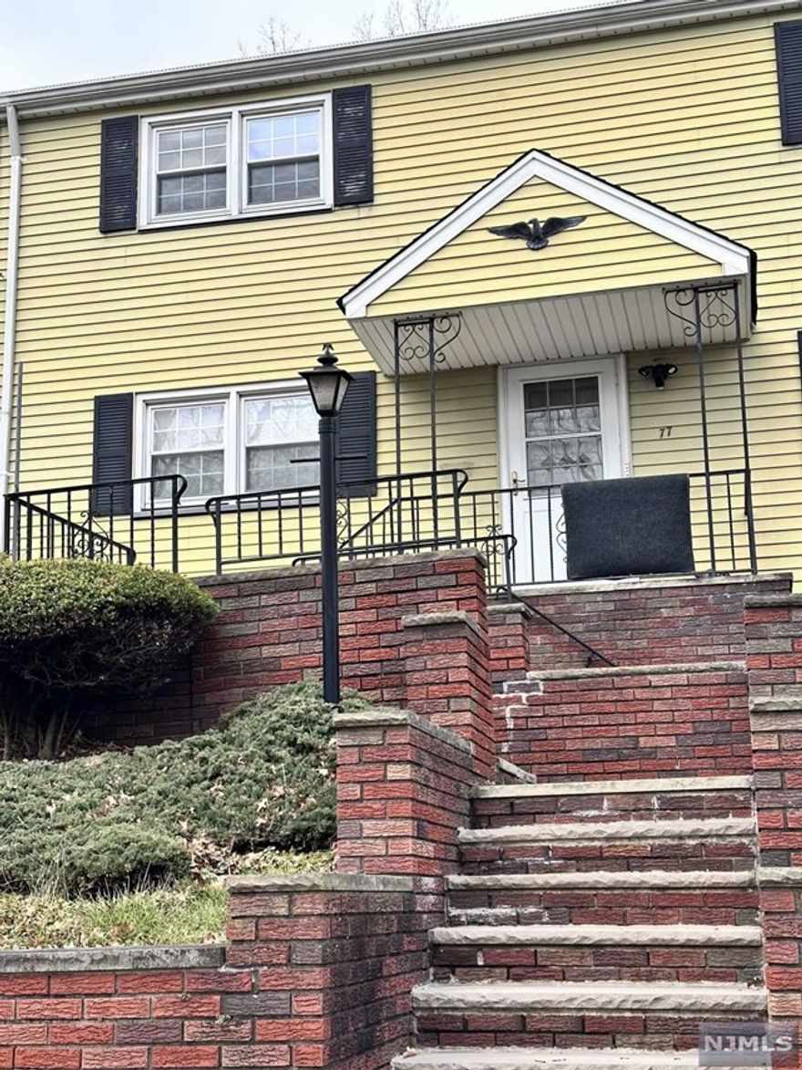 COME SEE THIS UPDATED 2ND FLOOR APARTMENT IN A WONDERFUL PART OF WALLINGTON! FEATURING A BRAND NEW HUGE EAT IN KITCHEN WITH ROOM FOR A LARGE DINING TABLE, 2 SPACIOUS BEDROOMS, LARGE LIVING ROOM AND HARDWOOD FLOORS THROUGHOUT! PERFECT LOCATION WITHIN WALKING DISTANCE TO SHOPS, RESTAURANTS, PARKS, AND TRANSPORTATION TO NYC! ALWAYS PLENTY OF STREET PARKING! CHECK IT OUT TODAY, IT WON'T LAST!