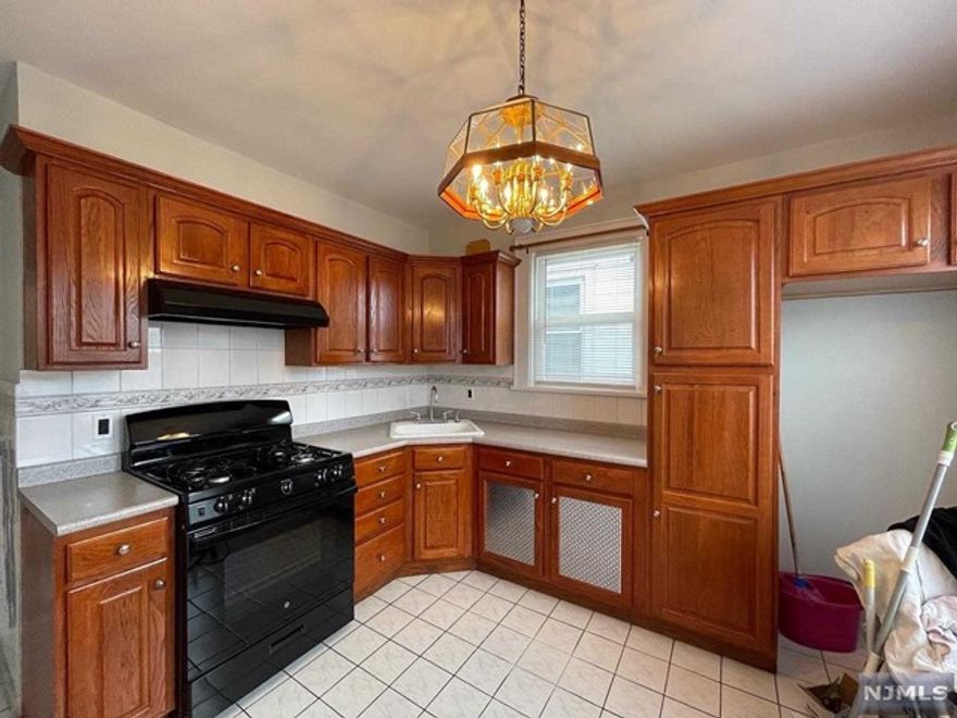 Nicely renovated apartment in our beloved town of Kearny. This beautiful unit features, 3 good size bedrooms, small room off the master bedroom that can be used as a nursery or office, nice size living room, ceramic tile bathroom and eat in kitchen. All new carpeting and new windows installed. Close to all shops, schools and easy commute to the city. A must see