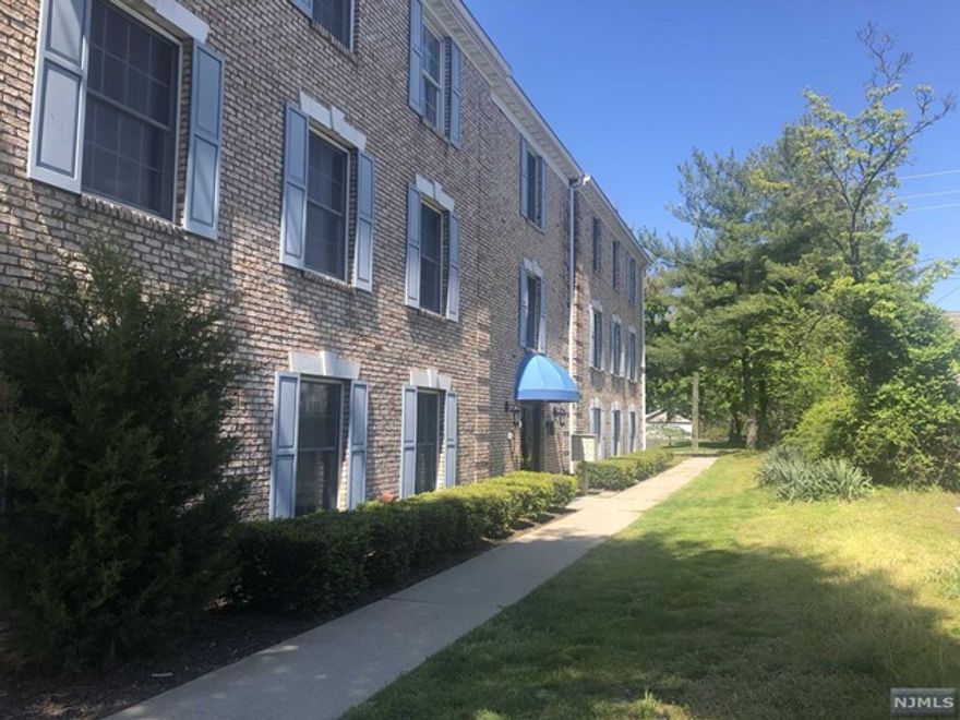 Large 1 BR apartment in downtown of Westwood. Apartment on 2nd floor, 1 bedroom, 1 bathroom, large living room, dining room and kitchen. Tons of closets/storage. Kitchen with granite counter tops, stainless steel appliances including dishwasher and refrigerator. The unit comes with assigned parking. Utilities and water are responsibility of the tenant, pets are prohibited, coin laundry onsite (2nd fl). Building is equipped with elevator. CREDIT CHECK AND INTERVIEW REQUIRED. 1.5 month SECURITY, 1 month REAL ESTATE FEE DUE AT LEASE SIGNING