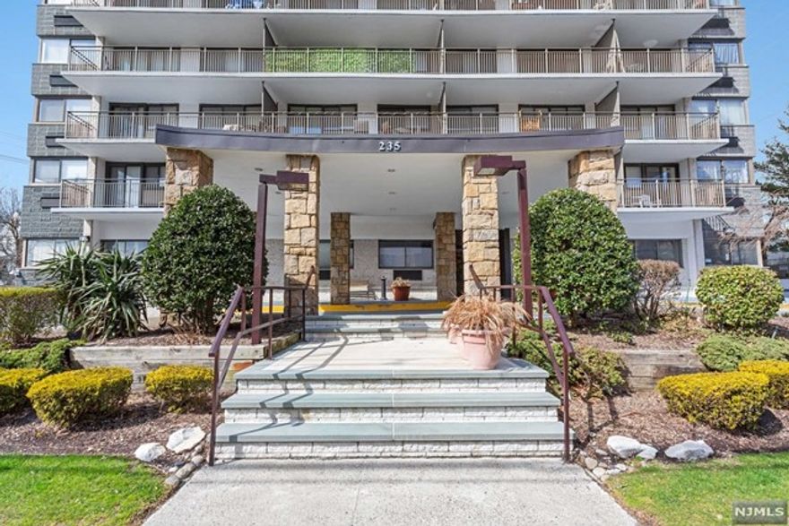 Stunning 14th Floor Condo with Spectacular NYC Views! This spacious 1 bedroom, 1 bath condo boasts breathtaking views of the NYC skyline from every room, enhanced by a sprawling 24 ft balcony - perfect for enjoying sunrise or entertaining guests. Step inside to discover a large WIC in the entry foyer, new floors throughout, open living room & dining, a updated kitchen & updated bath. The bedroom features a walk-in closet. Enjoy amenities including a pool, 24-hour doormen, laundry facilities on each floor & 1 indoor parking spot. Need extra space for gatherings or parties? Take advantage of the community room available for rent. Experience the ultimate in urban living with easy access to NYC and all the amenities you desire. Don't miss out on this incredible opportunity to call the Blair House condo!