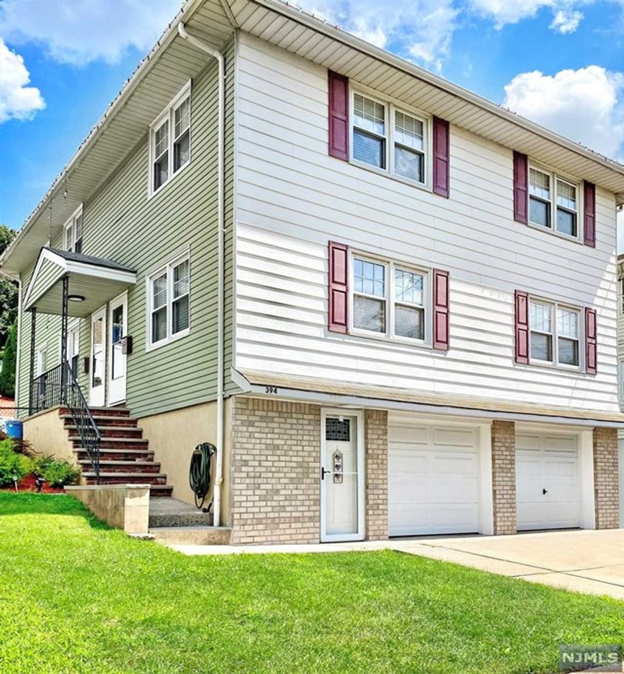 Welcome to this quiet cul-de-sac residential street! 2nd Fl Spacious 3 Bedrooms/1.5 Bath unit in 2-Family home. Features include: Private entrance, large living room, formal dinning room, and eat-in-kitchen. Master Bedroom with half bath and walk-in-closet. Two additional spacious bedrooms, central air. Owner will maintain front lawn and snow removal. Walking distant to NYC transportation and close to all major highways.