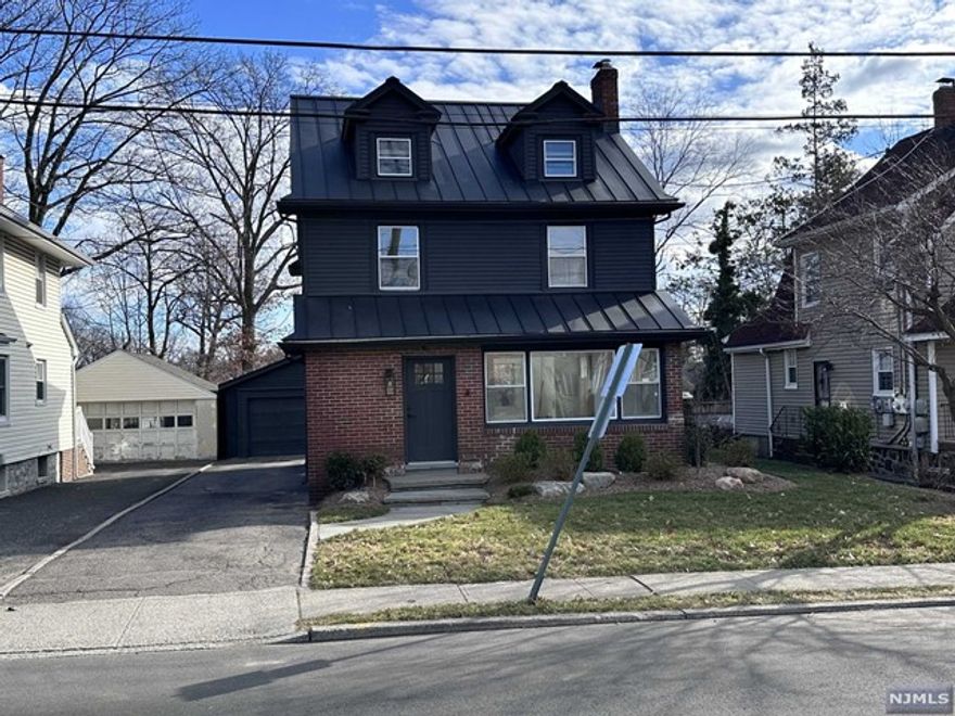The perfect home on the very desirable Abbott Boulevard! Freshly renovated with a brand new kitchen featuring marble countertops, large kitchen island, marble farm house sink and plenty of cabinet space! Modern bathroom(s) with new beautiful vanities, new countertops, new shower tile and bath accessories. FOUR (4) floors! Including a top floor loft with plenty of space and sunlight. FOUR (!) large bedrooms The main level consists of a large kitchen, access to the backyard, dining& living room and a front area nook perfectly made for an office/study. New washer and dryer in the open spaced basement. Large backyard + 2 car outdoor garage and large driveway. Pet friendly (pet fee and pet rent applies)