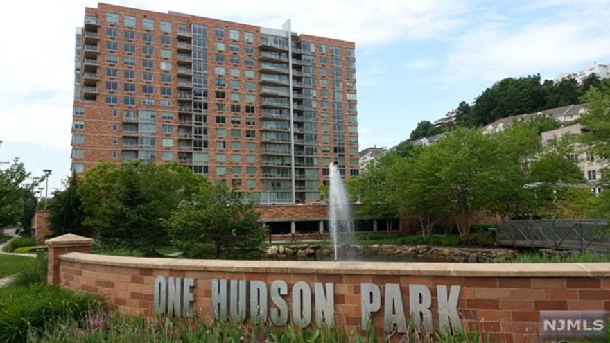 This unit is Bigger than other units. The heart of Edgewater. This one bedroom spacious unit faces south with partial view. Spectacular amenities, Water, Cooking gas, Heating, Indoor pool, Excise room, Rooftop deck included with up town to all the way in down town view of New York City is included rent. 24 hour concierge, hardwood fl. gourmet kit/ss appl, Marble bath and many more. Convenient commute to NYC bay car, Bus or Ferry, Private Laundry, 9 foot ceilings, Hardwood floors throughout.