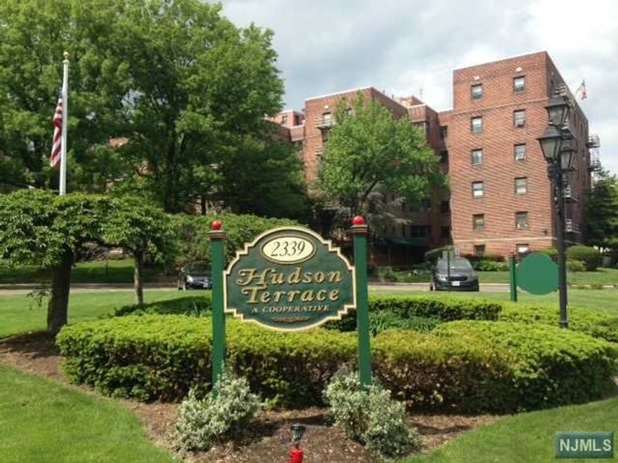 GREAT ONE BEDROOM UNIT WITH HARDWOOD FLOORS. MOVE-IN CONDITION, PLENTY OF CLOSET SPACE,NEWER KITCHEN AND APPLIANCES. EXCELLENT LOCATION TO NYC BUSES,PALISADE PKWY,PARKS,SHOPPING,SCHOOL. HEAT,WATER AND ONE ASSIGNED PARKING SPACE INCLUDED, BOARD APPROVAL/INTERVIEW IS REQUIRED, CREDIT CHECK, INCOME APPROVAL(PAY STUBS) REQUIRED,$300 NONREFUNDABLE APPLICATION FEE AND $250 MOVE-IN/OUT FEE(REFUNDABLE), 3:1 RATIO.OWNER HAS NJ REAL ESTATE LICENSE
