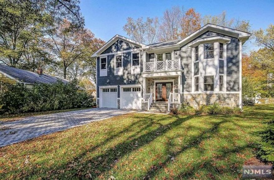 WELCOME TO THIS GORGEOUS 6 BR, 5.1BATH CHC ON A BEAUTIFUL STREET IN THIS AMAZING TOWN OF GLEN ROCK. AS YOU ENTER INTO A 2 STORY FOYER OR ACCESS FROM THE TWO CAR GARAGE INTO THE MUD ROOM, A SUNNY & BRIGHT FAMILY ROOM WITH A GAS FIREPLACE WELCOMES YOU IN WITH SLIDERS LEADING TO A LARGE DECK OVERLOOKING A PARK LIKE BACKYARD. GREAT FLOW FOR ENTERTAINMENT WITH A GOURMET KITCHEN FEATURING HIGH END APPLIANCES. THE SECOND LEVEL IS VERY WELL DESIGNED AND HAS A MASTER BEDROOM SUITE WITH HIS AND HERS WIC, AN ON-ENSUITE BR, 2 MORE BEDROOMS, A FULL BATH AND LAUNDRY. FINISHED BSMT CONSISTS OF A LARGE REC ROOM, HOME THEATRE, BEDROOM AND A FULL BATH. ALSO INCLUDED IS THE EASE OF CHARGING 2 ELECTRICAL CARS IN THE GARAGE..... ALL LEASE APPLICATIONS WILL REQUIRE AN INTERVIEW AND THE FOLLOWING DOCUMENTS PROOF OF FUNDS, PROOF OF INCOME & EMPLOYMENT, CREDIT REPORT & NTN REPORT OR EQUIVALENT FIRST $200 OF ANY REPAIRS IS TENANT'S RESPONSIBILITY. TENANT'S INSURANCE IS REQUIRED.