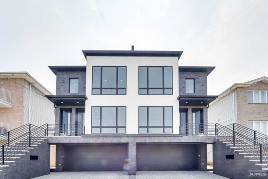 Brand New 3 Bedroom, two bath in the heart of Fairview and washer and dryer in the unit. One car garage with one outdoor space.