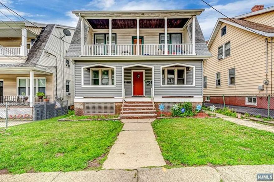 This beautifully renovated 2-bedroom first floor apartment is located in the heart of Bloomfield. With its modern updates and convenient location, you'll love living here. Step inside to discover a tastefully designed interior with an abundance of natural light. The kitchen boasts sleek countertops and stainless steel appliances. One of the standout features of this apartment is its proximity to major parks, offering plenty of opportunities for outdoor activities and recreation. You'll also find a variety of shops and convenient transportation options just a short distance away, ensuring you have everything you need within reach.