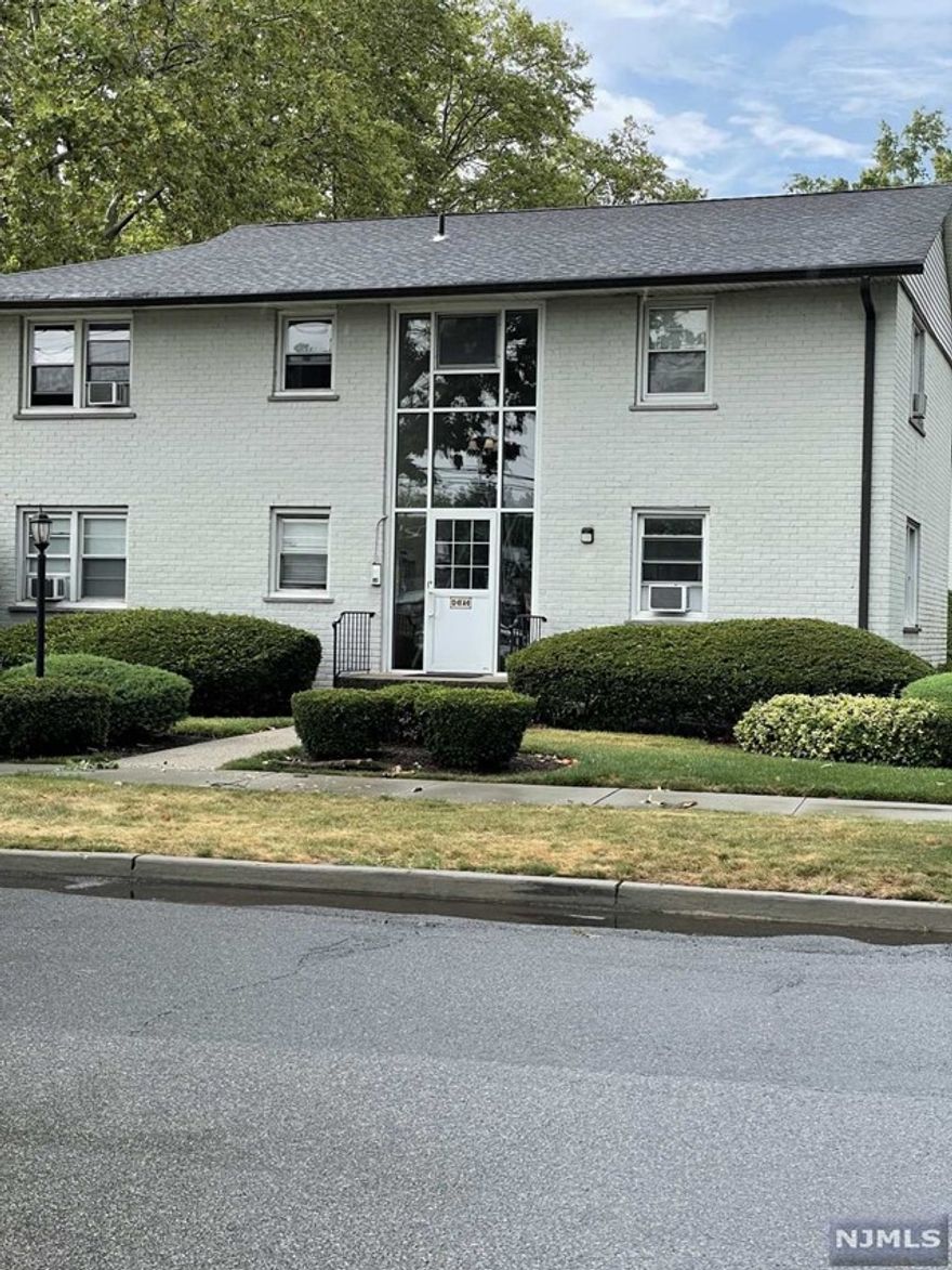 Completely renovated studio apartment in the heart of Fair Lawn, close to the Radburn train station, NYC bus stop, restaurants, shopping, banking, houses of worship. Be the first one to enjoy the brand new fully renovated kitchen with granite countertops and stainless steel appliances, new tastefully renovated bathroom and new hardwood floors, generous closet space. Heat, cold and hot water as well as storage unit #20 and parking is included in rent. Laundry is on the site. Perfect for commuters!