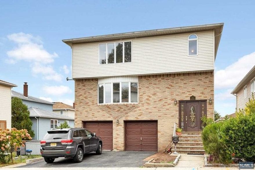 Amazing 2nd floor 2 bedroom apartment. This apt features hardwood floors, new Samsung stainless steel dishwasher and range are being installed, large windows, large closets, updated bathroom, central air and recessed lighting. Laundry hook up available. Close to shopping and NYC bus stop is just up on Ridge Rd.