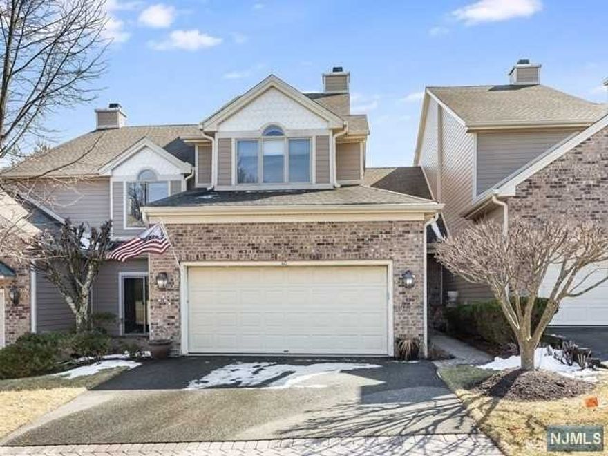 Masters Collection Breckenridge townhome in Longview's premier location with magnificent panoramic views. This home has 2 large bedrooms on the 2nd level, 3 1/2 baths, 2 gas fireplaces and private walkway. Bright and sunny eat-in kitchen with skylights, new quartz kitchen countertops, stainless appliances, formal dining room and large living room with gas fireplace leading to sunny new deck. Master bedroom with 2nd gas fireplace, walk-in closets and large sun filled master bath. Lower level features 3rd large bedroom with walk-in closet, wine closet and rack, full bath family room with sliding door opening to patio. Enjoy the carefree lifestyle the Longview community offers. Pool, tennis, and 24 hour gym. Clubhouse available for private parties. Great schools and close to all major highways.