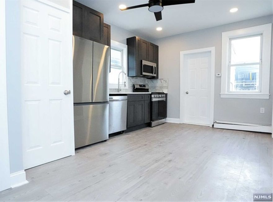 WELCOME TO 1,032 SQFT AS THIS NEWLY RENOVATED 3 BEDROOM 2 BATHROOM 2ND FLOOR APARTMENT IS READY. THERE ARE ABSOLUTELY NO WORRIES OF HAVING TO GOTO A LAUNDRY MAT AS WASHER/DRYER APPLIANCES WILL BE PRESENT FOR YOU WHEN YOU MOVE IN, AND IN ADDITION, THERE IS AN ADDITIONAL LEVEL THAT OFFERS A LARGE MASTER BEDROOM AND MASTER BATHROOM. THE MAIN LEVEL HOUSES 2 ADDITIONAL BEDROOMS, KITCHEN, AND THE COMMON BATHROOM. THIS IS WHAT CAN BE YOURS!