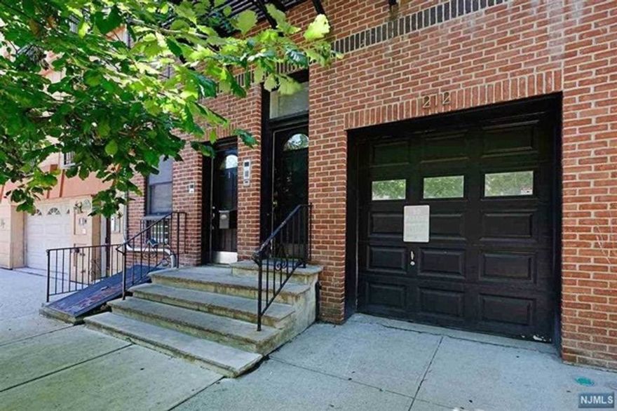 Beautiful updated downtown Hoboken 1 bed condo w/ separate office nook sits on the top floor (a short 2 flights up) & has both an east & west exposure which makes this home quiet, bright & full of light!