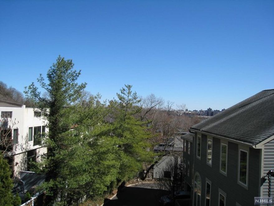 LOCATED HIGH ON THE EDGEWATER CLIFFS,PRIVATE,TRANQUIL,PARTIAL RIVER VIEW,FACING EAST,SPACIOUS,C/A/C,2 ZONE BASEBOARD HEATING,HARDWOOD FL.,WALK TO NY TRANS,TENANT TILL 6/30/23 (RENT $3,OOO/MONTH)