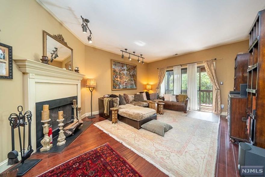 Welcome to 248 Sunset Key. Get ready to be wowed in the 3 BR/2.5 bath Portsmouth model with 1,780 sf. First floor is completely open concept, with a beautiful living room that has a fireplace, beautiful hardwood floors and a private terrace by the water. Living room leads to the dining area and kitchen, providing the perfect space for entertaining. The kitchen is brand new with new cabinets, quartz countertops, glass backsplash tile and stainless steel appliances. Renovated half bath and a laundry room to wish for complete the first floor. The second floor has 3 very spacious bedrooms. Master bathroom has been stylishly renovated. Storage is ample and be sure to check out the walk in hall closet. This home has been meticulously maintained and is ready to be luxuriously enjoyed!