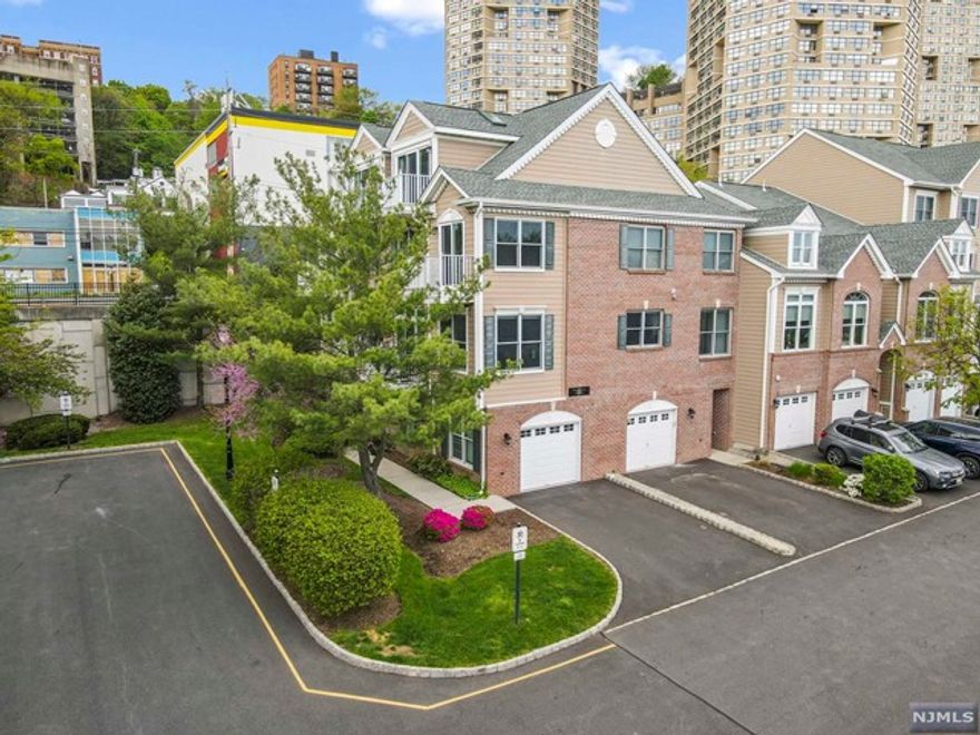 Unique and wide layout. This exquisite 3 bedroom + Den/Study, 2.5-bathroom Commodore model end unit townhouse is located in the prestigious Jacobs & Bulls Ferry community. Spread across four levels with 4 balconies, this home offers an expansive 2,547 SqFt of living space and abundant natural light from its East and South exposure.Enter thru the garden level, follow thru the family room/den with South and East exposure,washer/dryer 2nd floor welcomes you to this warm living room, reading nook & dining area with 2 balconies This kitchen has Quartz countertops, modern light fixtures, marble tile floors, a pantry, and a powder room. The third level with bonus soundproof windows offers the primary suite with an enormous walk-in closet, balcony with Manhattan views, and primary spa bath, along with the Second bedroom with remodeled bathroom. The rare top floor has a bedroom,loft area & balcony.Jacobs Ferry community offers two pools, play area, Jacuzzi, 24/7 security.