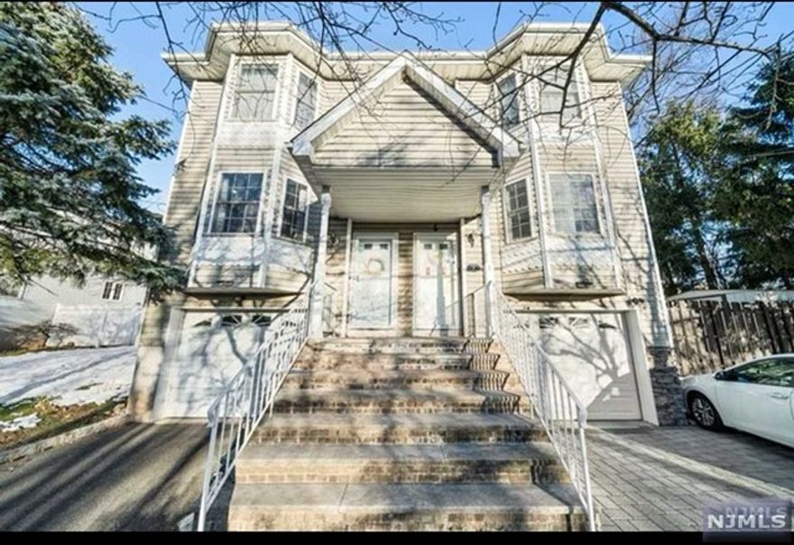 WELCOME TO THIS BEAUTIFUL WELL MAINTAINED TOWNHOUSE. FIRST LEVEL FEATURES LARGE LIVING ROOM, EAT-IN KITCHEN WITH S/S APPLIANCES. HALF BATHROOM. SLIDING DOOR LEADS TO DECK AND BACK YARD. 2ND LEVEL FEATURES SPACIOUS MASTER BEDROOM WITH MASTER BATHROOM WITH WALK IN CLOSET. 2 BEDROOMS AND FULL BATHROOM. FULL FINISHED GROUND FLOOR WITH ONE BEDROOM AND FAMILY ROOM, LAUNDRY ROOM. ALL HARDWOOD FLOORS THROUGHOUT. CENTRAL AC, FENCED BACK YARD. NO HOA, GREAT SCHOOL. A MUST SEE!