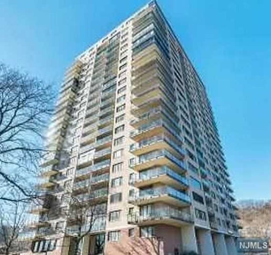 Very Large, over 600sq ft airy Studio with all Wood Floors and wall of windows leading to large terrace. Huge Kitchen, enclosed dressing area with tons of closets. Unit is in great shape and shows well. This is a great building with pool, tennis, Play Area, Picnic Area, Gym, One Parking Space.. All Utilities and cable are included in Maintenance!. 24 Hour Doorman. NYC Bus Out Front, nearby NYC Ferry, and Edgewater Park. Apt. is currently Occupied. Tenant would like to stay or will be given 60 Days notice to vacate. Tenant pays $1825.00