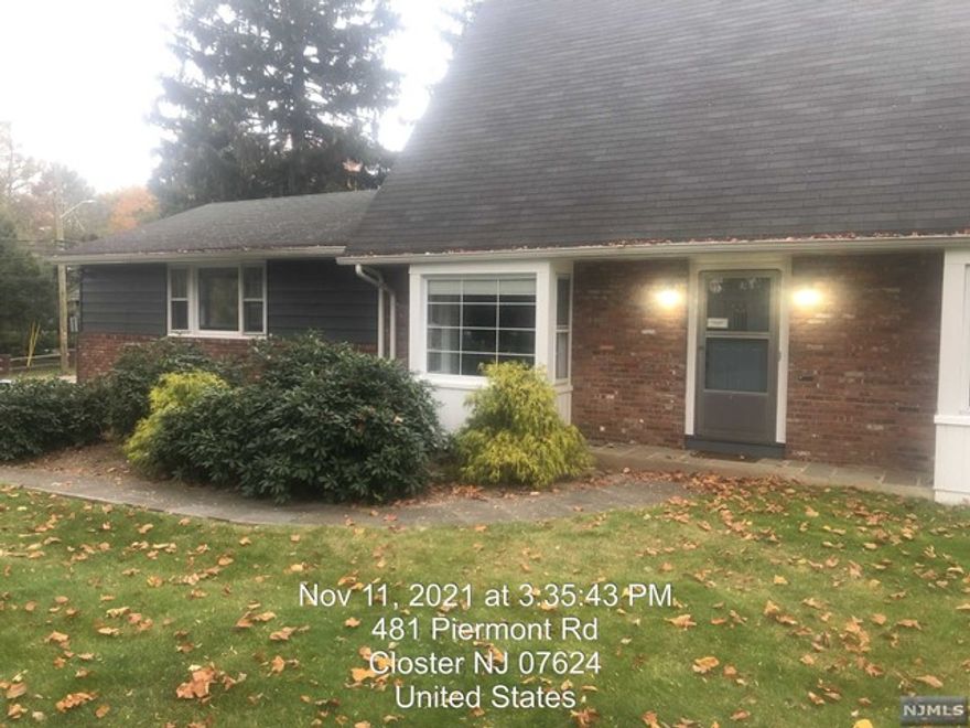 VERY SPACIOUS SINGLE FAMILY HOME, XLGE FAM.RM, 2/3 BDRMS,2FBTHS, basement, utility room, attached 2 car Garage, 3 season porch and large property. GREAT TOWN OWNER WILL TAKE CARE OF LAWN, TENANT MUST TAKE CARE OF SNOW REMOVAL