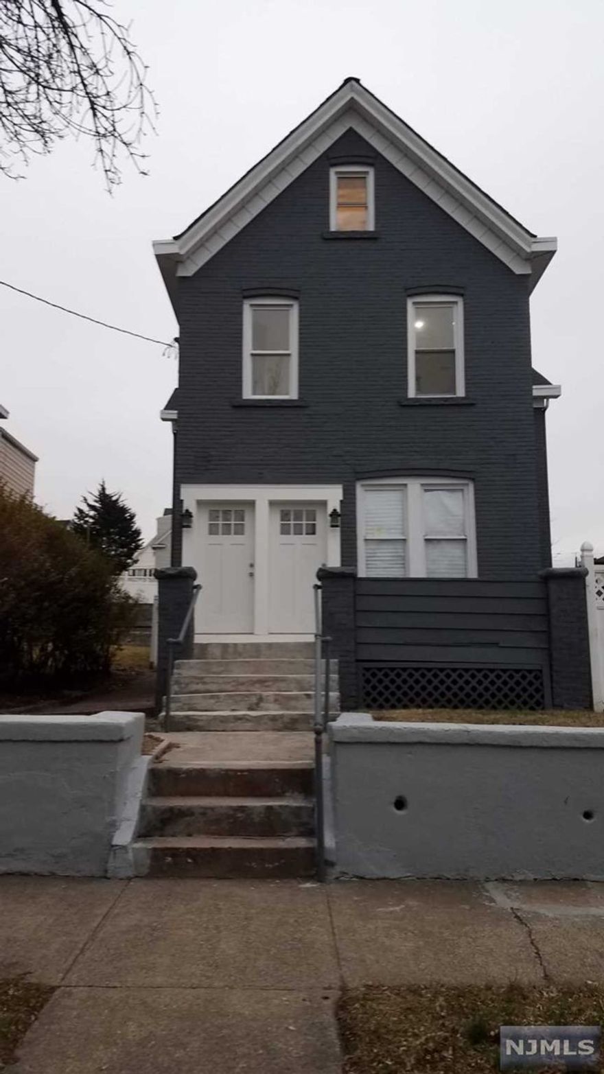 Beautifully modern 2nd floor apartment. Spacious and conveniently located near transportation to NYC, Rt.17, and parks. 3 large bedrooms, 2 full bathroom, spacious living room, kitchen with granite countertops, newer cabinets, hardwood floor and stainless steel appliances. Work from home or commute to work. Laundry-in-unit and ample on-street parking. Owner pays water, tenant pays for all other utilities. Requirements: First months rent, 1.5 month security deposit. Application, employment verification, references, credit check, interview. All checks must be certified.