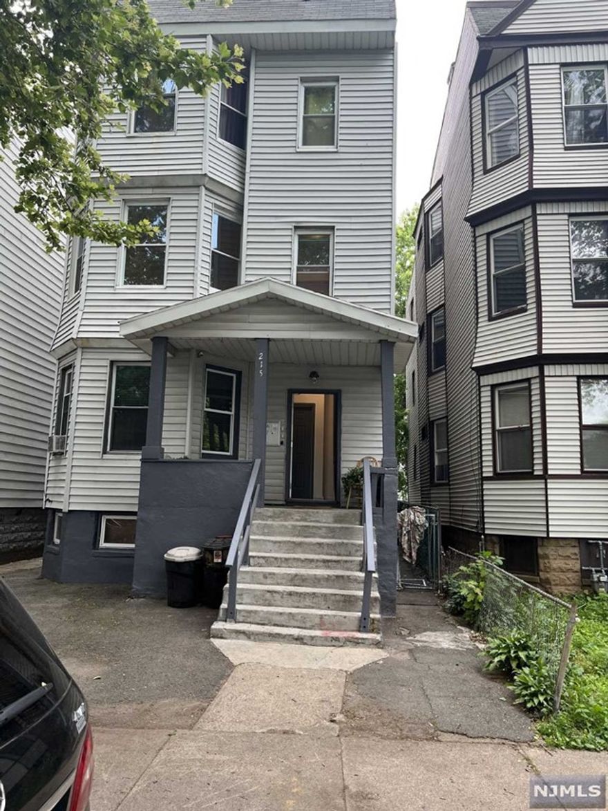Freshly painted 3 bedroom apartment in the heart of East orange. Main bedroom has a large walk in closet. The apartment features 2 additional bedrooms, living room, 1 full baths and eat in kitchen with new appliances. Heat, Electric, and water will be supplied by landlord. Tenant responsible for their own cable/internet.