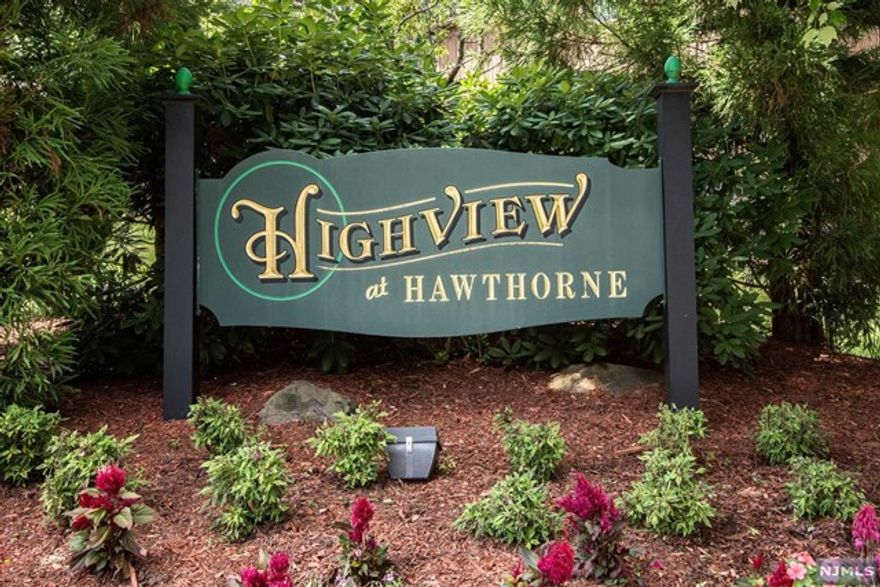 COME AND VIEW THIS SPACIOUS AND BRIGHT, 3 BEDROOM, 2.5 BATH, LUXURY TOWNHOUSE. SPECTACULAR SKYLINE VIEWS!! GROUND FLOOR ENTRY INTO THE FOYER, ENTRY FROM THE ONE CAR ATTACHED GARAGE, FULL BATH/SS, 3RD.BE/DEN/DRS TO REAR, UTILITIES. FIRST FLOOR OFFERS A LIVING RM/FPL,DINING RM WITH SLIDING DRS TO PRIVATE TERRACE, KITCHEN, POWDER RM. THE 2ND.FLOOR OFFERS A HALLWAY LAUNDRY AREA, PRIMARY BR WITH DUAL ACCESS TO THE FULL BATH/SOT AND GUEST BEDROOM. PLENTY OF CLOSET SPACE AND STORAGE SPACE. WELL MAINTAINED GROUNDS WITH TENNIS COURTS, PLAY AREA. CLOSE TO SCHOOLS, SHOPPING AND MAJOR HWYS. UNIT IS VACANT, PAINTED AND PROFESSIONALLY CLEANED AND READY FOR THE NEW HOME BUYERS!!