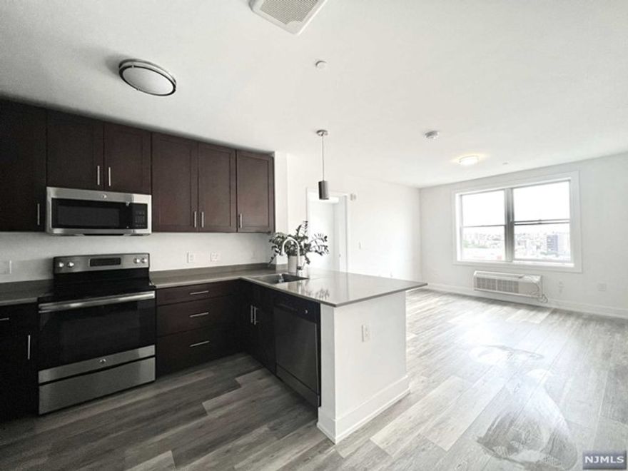 Welcome home to this Spacious, Bright , Rarely available 2Br/2Ba apartment. The apartment features Stainless Steel Appliances, Washer & Dryer, Ample Storage and a GOOD Vibe!!!