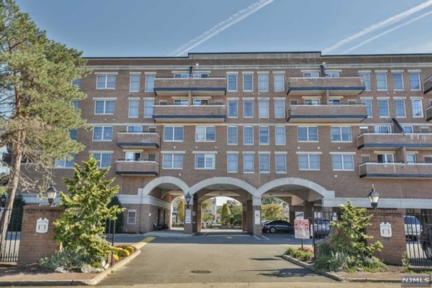 2 Bedroom Condo in the heart of Pompton Lakes. Duplex floor plan with bedrooms upstairs separated from downstairs Living Room, Dining Room, and Kitchen. Terraces on each floor facing downtown with mountain views. Personal storage unit in basement and assigned parking space for unit with plenty of off street visitor parking. Other amenities include elevator, community lobby, party room and outdoor swimming pool. Centrally located to shopping district with restaurants, entertainment, public transportation and major highway access.