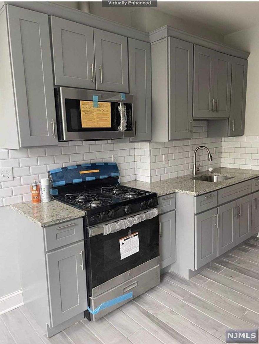 Beautiful 2 bedroom apartment all renovated and conveniently located within walking distance to all shops, schools, parks and public transportation. This unit is on a first floor, features bright living room and kitchen with 2 bedrooms and 1 full bath. Laundry facilities in basement and storage room included in rent.