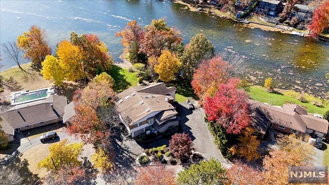 Property for Sale at 115 E Lake Drive, Wayne, New Jersey - Bedrooms: 4 
Bathrooms: 4 
Rooms: 11  - $1,750,000