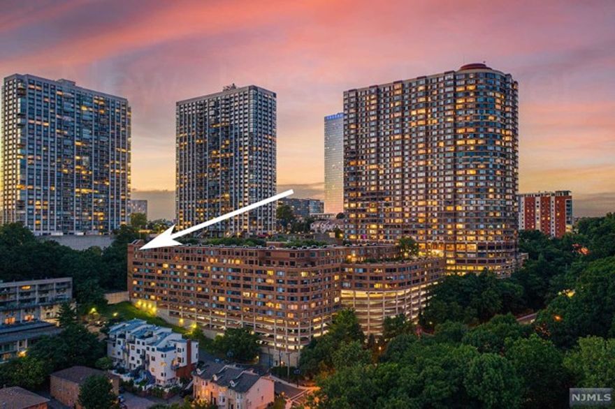 Jason Pierce 201-397-5888 and The NJ Proper team present: You want the space of a 3 bedroom full 3 bathroom townhouse, but you also want the views and amenities of a luxury high-rise. Introducing your new pet-friendly home that offers you an uncompromising way for you to get exactly what you want & even more. There is nothing quite like this.... 2 parking spots.**REQUIRED FOR APPROVAL COMPLETED APPLICATION FORM - TENANT REPORT FOR EACH APPLICANT + PROOF OF INCOME** *REQUIRED FOR MOVE-IN - 1st month rent + 1.5 month security + 1 month realty fee