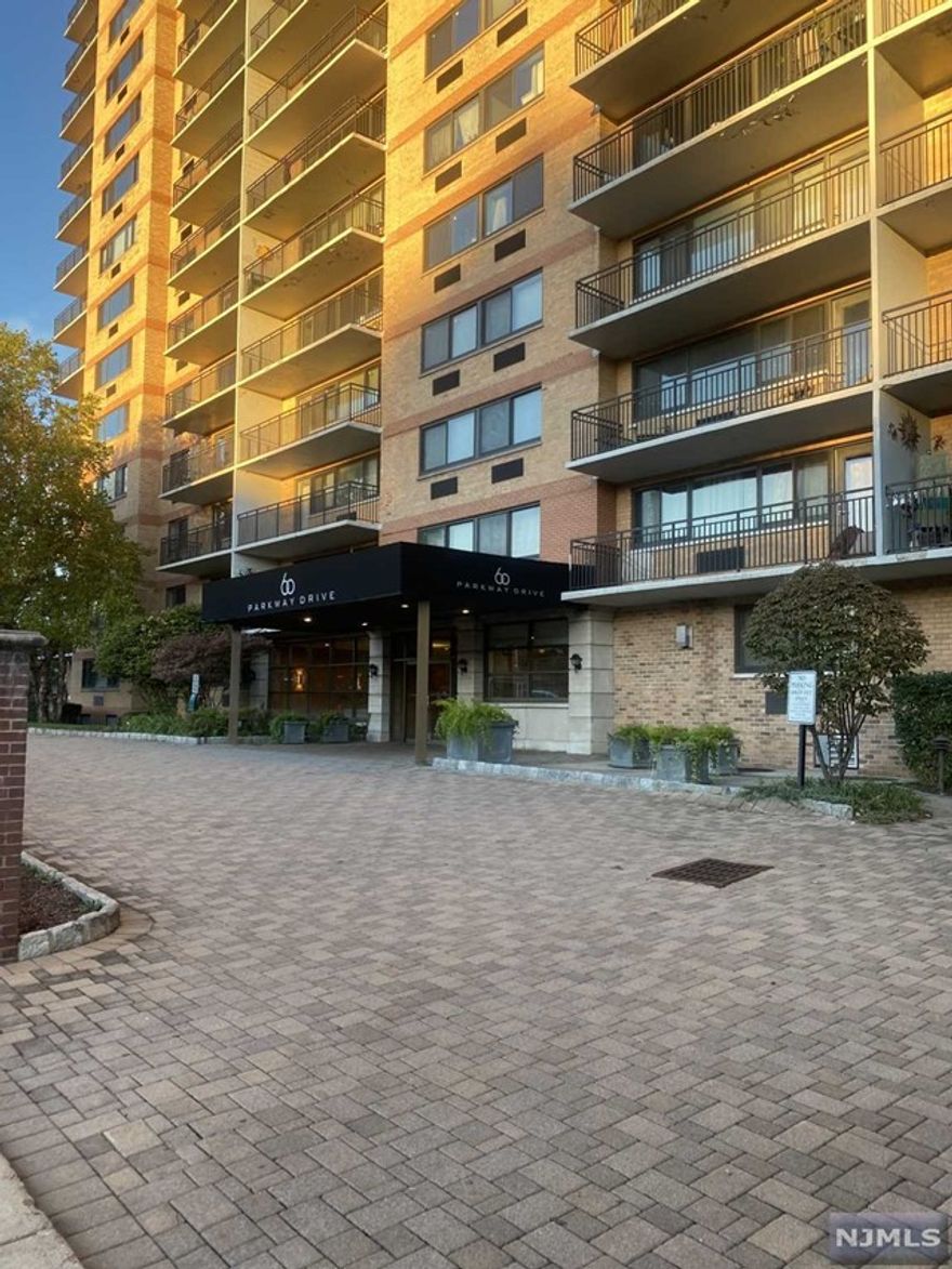 This is your opportunity to own a meticulously maintained unit in a very desirable building. Open concept 1 bedroom apartment in a great location. Eat-in-kitchen boasts granite countertops, stainless steel appliances in addition to hardwood flooring throughout, and a private balcony. The building offers a high quality gym, media/billiards room, lounge area, parking, laundry facility, concierge services and security 24/7. 35 mins from NYC, express bus stops right in front of the building, train in walking distance, and just 7 miles from Newark airport.