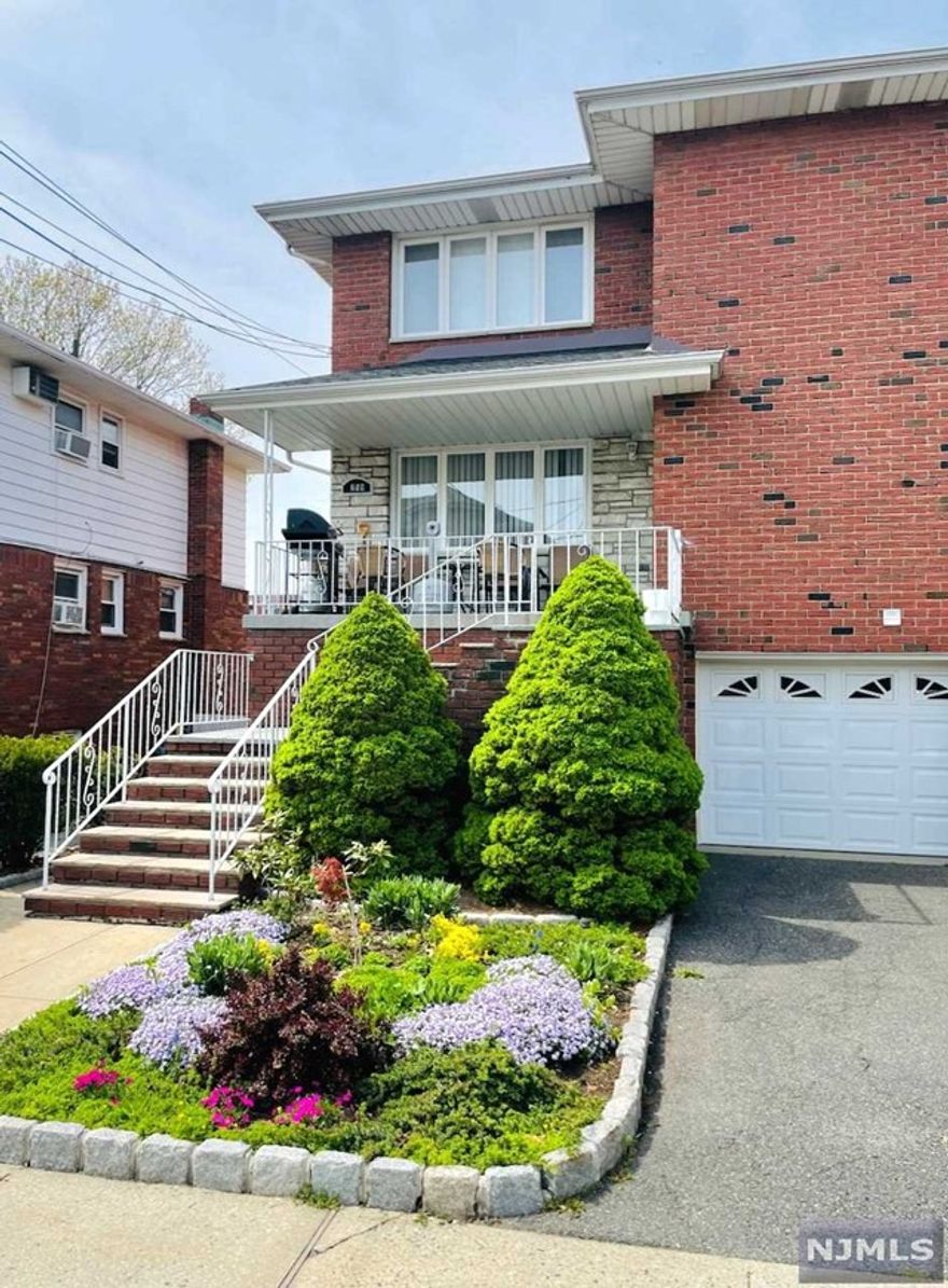 RENOVATED BEAUTIFUL 3 BEDROOMS AND 2 FULL BATHS ON THE 1ST FLOOR. EAST FACED, BRIGHT AND SUNNY BRICK TWO FAMILY HOUSE LOCATED ON FORT LEE BORDER. IT FEATURES ENTRANCE FOYER, FORMAL DINING ROOM AND LIVING ROOM, HARDWOOD AND TILE FLOORS THROUGHOUT. QUARTZ COUNTER TOP, STAINLESS STEEL APPLIANCES. ***BRAND NEW WASHER & DRYER IN UNIT***, CENTRAL AC. ONE CAR GARAGE WITH DRIVE WAY INCLUDED IN RENT. CLOSE TO SCHOOL & SHOPPING. ONE BLOCK AWAY TO NYC BUS STOP AND EASY ACCESS TO G.W.BRIDGE.