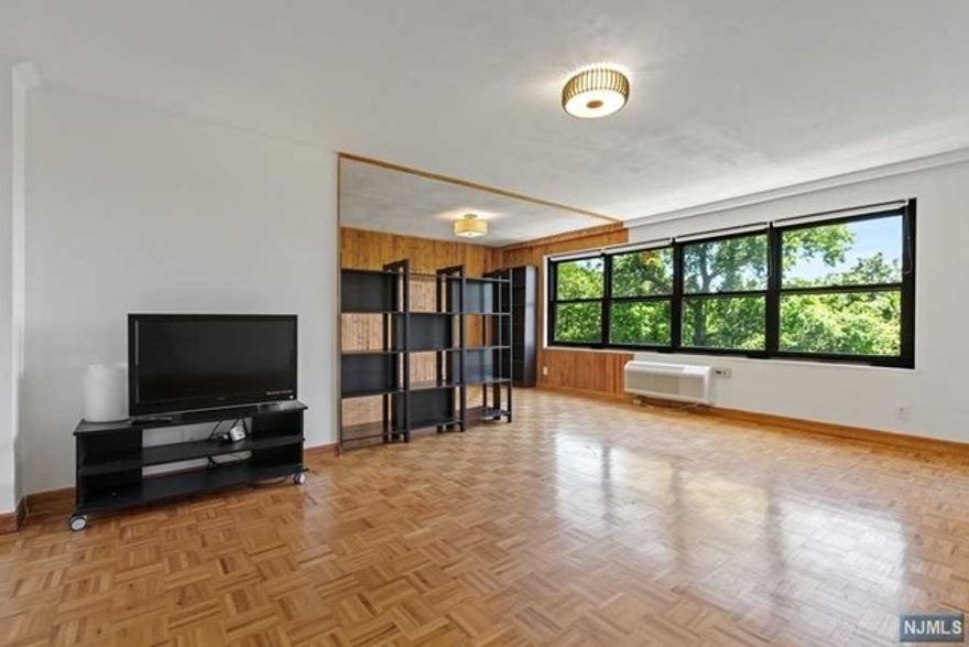 *HALLEY NATKIN (917) 626-8240 & COLDWELL BANKER REALTY* PRESENT 2352 Linwood Ave #4D Fort Lee, NJ-Huge 1 Bedroom condo for Rent in Park Hill, Fort Lee. Large renovated Eat-In Kitchen, Living Room w/adjoining Dining Room...Hardwood Floors throughout. Rent includes 1-Outdoor Parking Space, Water, Hot Water, and cooking Gas. Elevator building and Laundry facilities conveniently located on the same floor. Community has a large outdoor swimming pool with lounge chairs and a barbecue area to enjoy. security guard on duty from 8pm to 2am. Quiet park-like development, just outside GW Bridge and a 15-minute drive to the Lincoln Tunnel. Close to major NJ/NY highways, the Linwood shopping Plaza and restaurants. Easy access to public transportation to NYC. (Due at Lease Signing 1st Months Rent,1.5 Months Security, 1 Months Broker Fee, $300MIF, $500 Deposit)