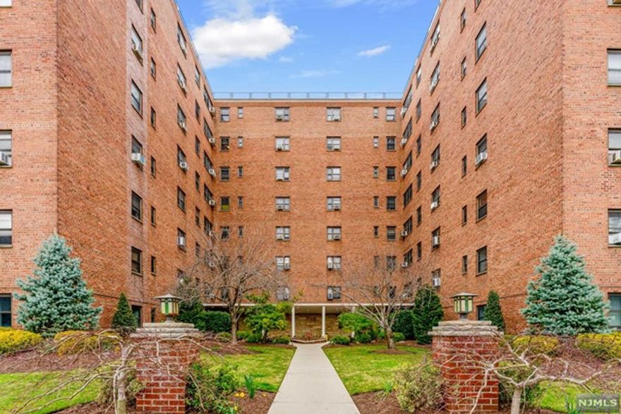 2 bedroom unit in the Berkley Arms Complex located in the Fairmount section of Hackensack. This is an 1,110 square foot end unit in the south wing. Great space in the living room and very large bedrooms! Bus stop AND train station both less than a 7 minute walk away - LOVE THE CONVENIENCE. Restaurants, shops, and hospital a short drive away. EASY access to highways - rt 4, 46, 80 - NO PROBLEM! Pool in complex for our little dolphins. This is easy living!!