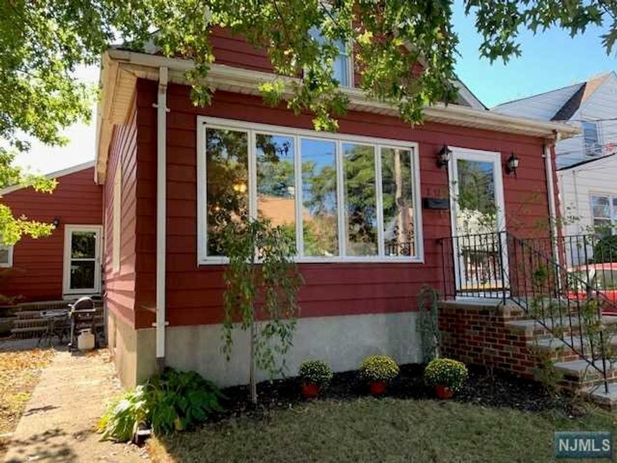 COME AND SEE THIS BRIGHT & COZY 3 BEDROOM, 1 BATH RANCH ON QUIET RESIDENTIAL STREET WHICH SITS ON A 75 X 100 LOT WITH A DEEP DRIVEWAY & SIDE YARD FOR ENTERTAINING. THIS WONDERFUL HOME FEATURES A SPACIOUS LIVING ROOM, LARGE SPACIOUS KITCHEN, (3) GOOD SIZE BEDROOMS, LAUNDRY ROOM, AND A FULL BASEMENT FOR STORAGE...CLOSE TO SCHOOLS, SHOPPING, NYC TRANSIT AND MAJOR HIGHWAYS.. PET WILL BE CONSIDER UPON EVALUATION...(INTERIOR FRESHLY PAINTED, NEW WINDOWS INSTALLED, UPDATED BATH AND PROFESSIONALLY CLEANED).