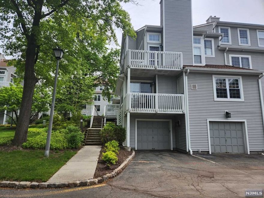 Nicely renovated 2bed 2bath with attached garage. Bright Corner unit high on the hill with great sunset views. Unit has beautiful remodeled and reconfigured kitchen , hardwood flooring in living room, Both baths are fully updated. Shows really well!Complex has pool and tennis. Minutes from all major conveniences.