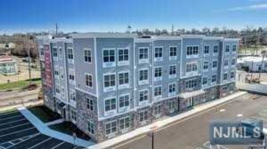 A spacious 2-bedroom, 2-bathroom unit is now available at 480 Flatz. Situated conveniently near shopping, dining, and the train station, this unit offers ample living space and modern amenities. Enjoy stainless steel appliances, in-unit laundry, plenty of closet space, and an open floor plan for comfortable living.