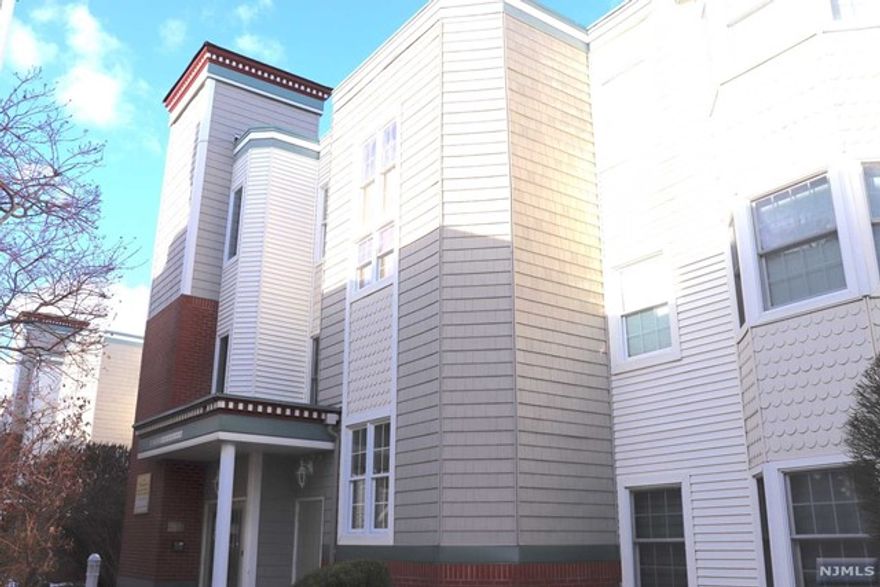 Welcome to The Promenade Community. This 2 bed, 2 full bath unit features open floor plan, modern kitchen, River Views of Manhattan. Community features exercise room, hot tub, community rooms. Unit comes with 1 deeded parking space. It is located close to restaurants, shopping, public transportation, and access to NYC.