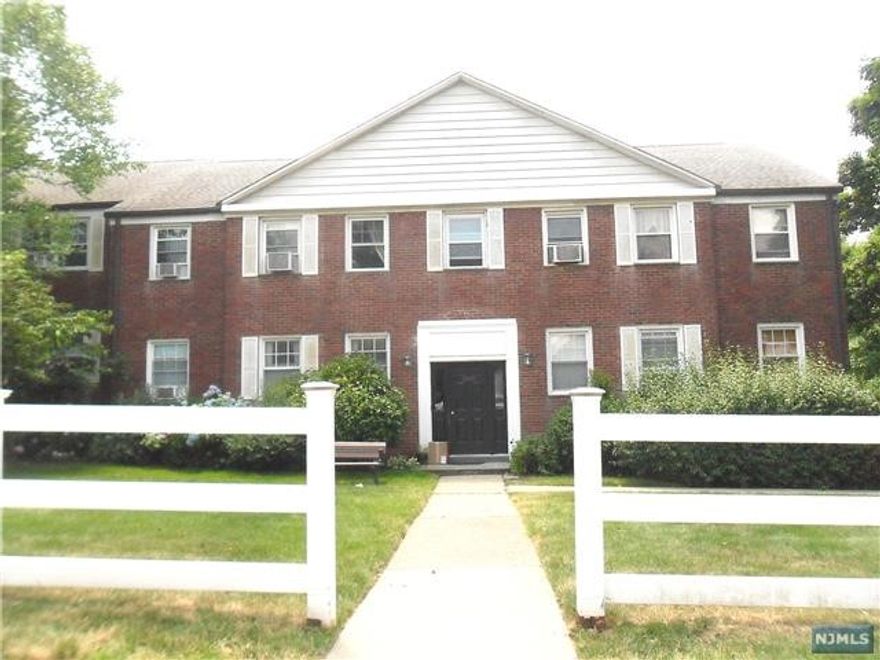 Recently renovated 2nd floor condo to include Kitchen floors and stainless steel appliances. One of the biggest apartments in the complex. Laundry facilities on site. Pets, TBD.Close to shopping and transportation.