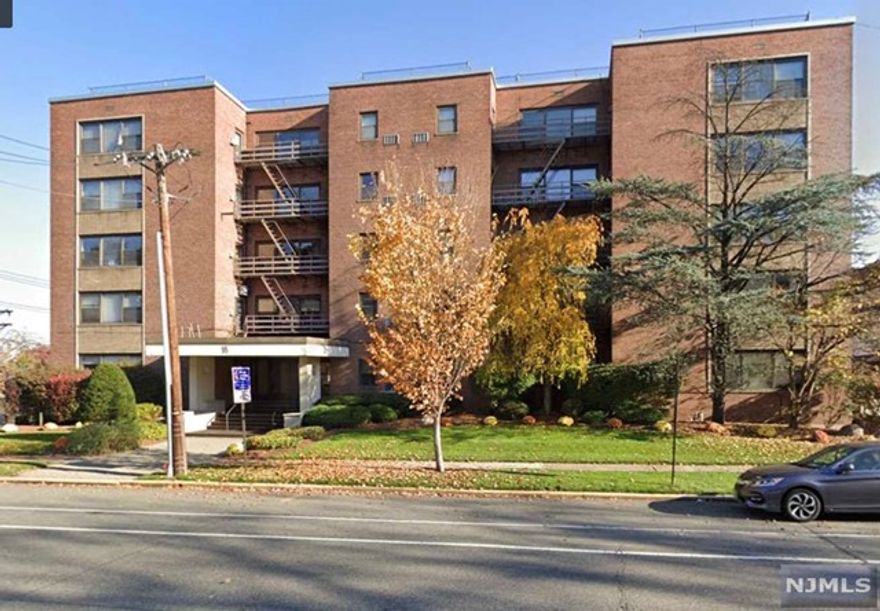 Beautiful and spacious one bedroom condo apartment in a secure, elevator building. Lots of closets, amazing kitchen and gleaming hardwood floors. Close to everything, steps to bus and train, laundry facilities in building and Heat and Hot water included!