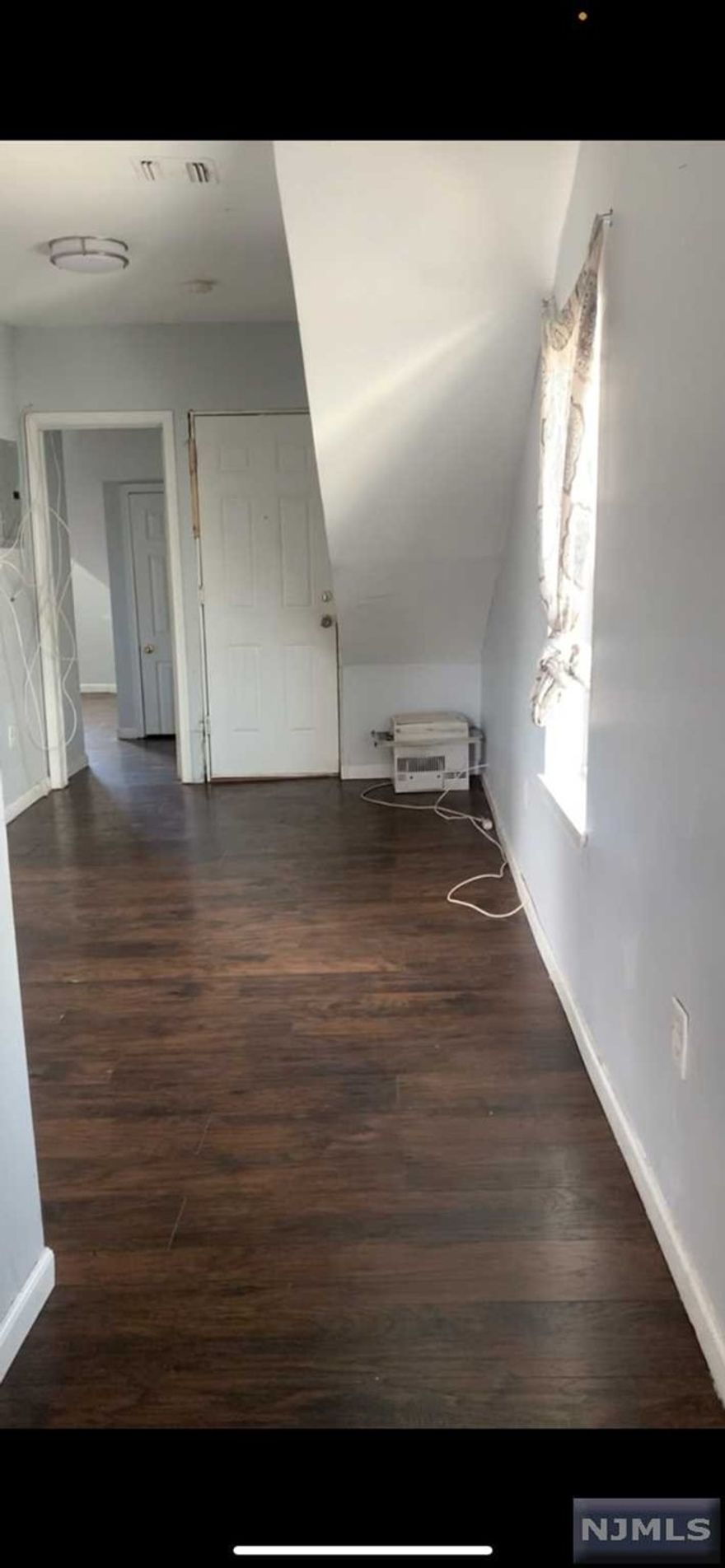 This apartment is a STEAL! Newly renovated 4 bedroom, 2 bathroom unit with central AC and heating along with washer / dryer hook ups. You also have balcony access for a little relaxation. Utilities are separate. Must provide proof of employment, adequate income, and NTN report as a requirement for applying for the unit. Won't last!