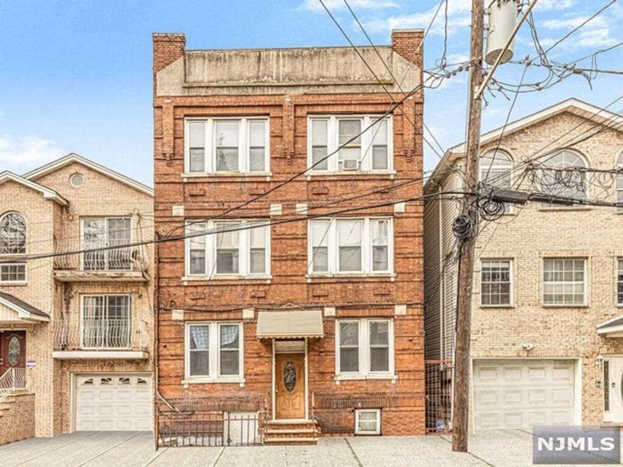 Check out the 360 tour for this well priced 1 bedroom condo unit with an additional office room in the Journal Square section of Jersey City. Unit has has been freshly painted with new flooring added. Includes washer /dryer. Low HOA fee of only $165. Close to I-78, Routes 1 & 9 and I-95. Minutes away from Saint Peters University. Less than 10 minutes away from downtown Jersey City. Close Proximity to parks, convenience stores and local shops.