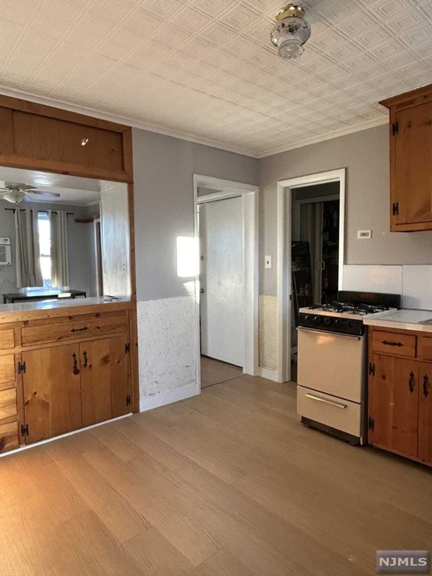 Lovely 1 bedroom 2nd fl apartment with NYC Bus #190 a few steps at corner! Living room with storage closet and ceiling fan. kitchen, 1 bedroom, full bathroom, shared use of yard. No pets permitted, street parking only, no smoking of any kind on premises, Tenant pays own heat and utilities- gas and electric. Refrigerator and 1 window air conditioner "as is" . Landlord requires 1.5 months security deposit, rental application, credit check, proof of ability to pay.