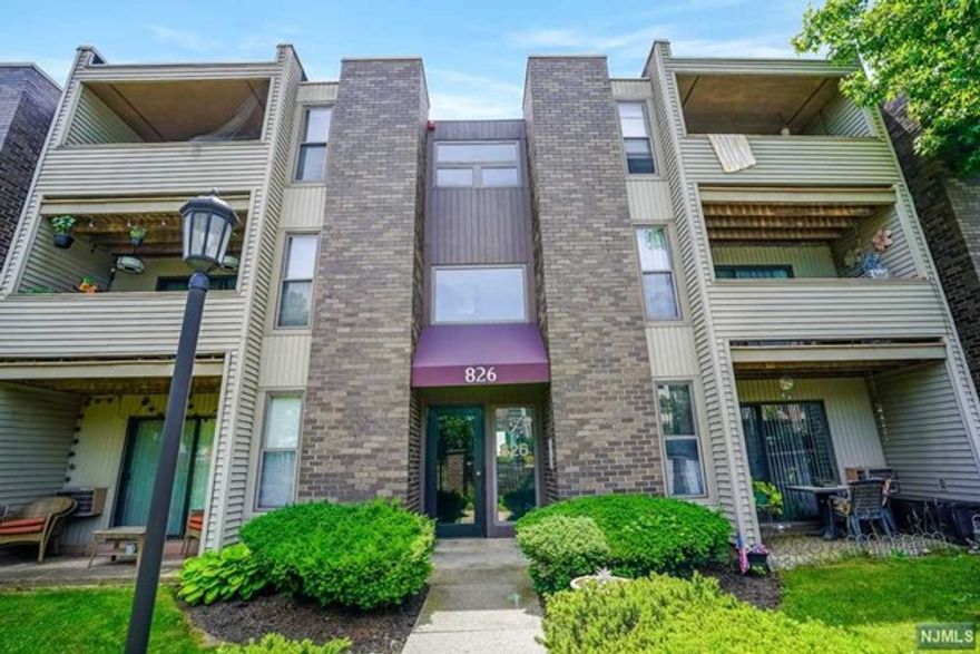 No place like HOME, Welcome to this spacious 1 bedroom apartment in the desirable community of Arbor Hills. The complex is gated for added security, amenities include two large in ground swimming pools, outdoor grilling area, fitness center, recreation room, and onsite laundry room Unit comes with one assigned parking spot. 2nd spot is negotiable - Close to all major roads/highways and 12 miles from NYC No dogs allowed.