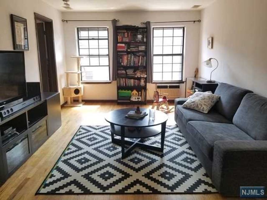 One bedroom apartment on second floor in the center of town, close to NY transportation, shopping and parks. Hardwood floors, refrigerator, gas range are some of the amenities. NO pets NO smoking please. One parking space Pictures from previous tenant