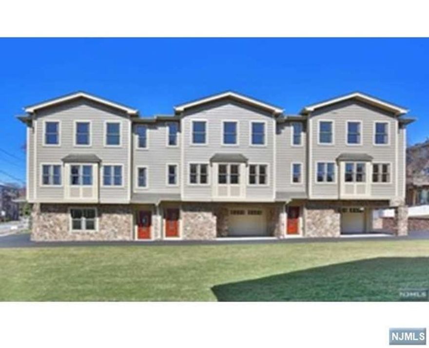 NY EXPRESS BUS AND STORES ARE WITHIN WALKING DISTANCE. ALL HARDWOOD FLOORS THROUGHOUT, FIREPLACE, GRANITE COUNTER TOPS, SS APPLIANCES, CENTRAL A/C, MULTIPLE HEATING ZONES, WASHER/DRYER IN UNIT. FINISHED GROUND FLOOR HAS A FULL BATH AND SEPARATE SIDE ENTRANCE. CONVENIENT LOCATION TO SHOPS, PARKS, AND MAJOR HIGHWAYS. A SMALL DOG MAY BE CONSIDERED.