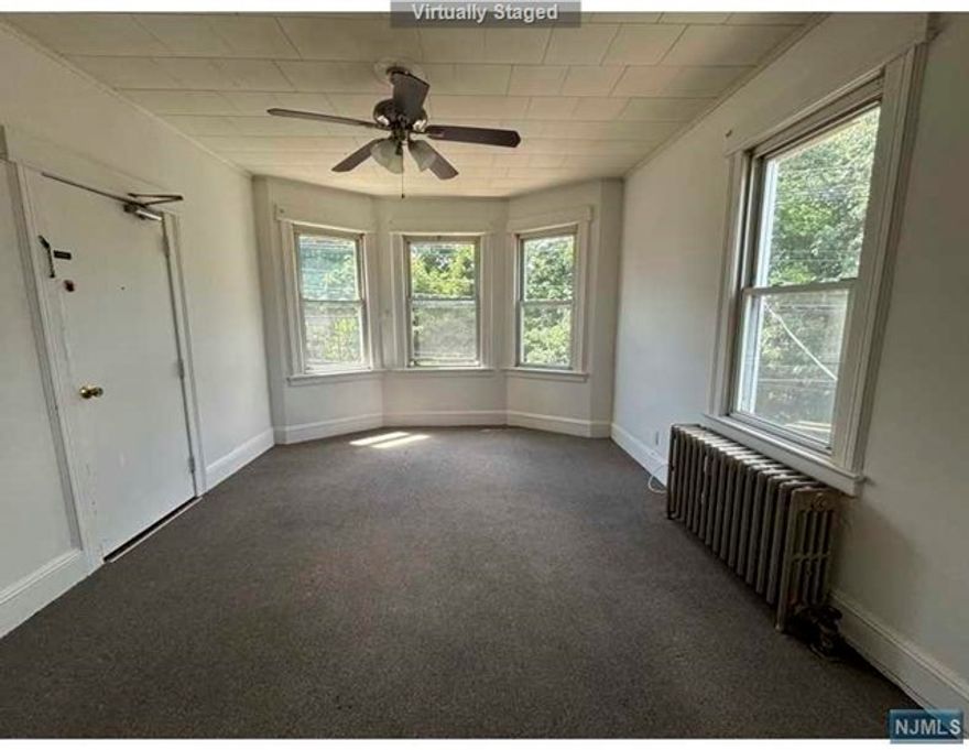 Bright and versatile 1 Bedroom Apartment (convertible to 2 Bedrooms). Which features a spacious Living room, TV room, and bedroom. Also comes with 1 dedicated parking space and includes heat and hot water. Close proximity to restaurants and public transportation. Tenant responsible for realtor fee (equal to one month's rent). Available for immediate move in.