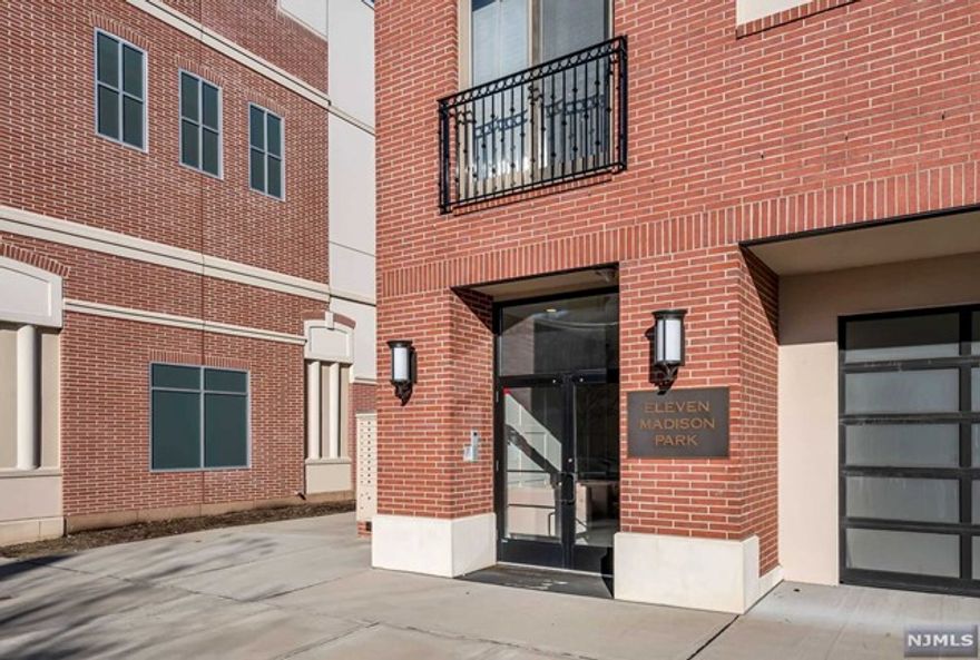 TWO BEDROOM APARTMENT WITH UPDATED KITCHEN AND BATHS. KITCHEN OPENS TO LIVING ROOM. TWO BEDROOMS WITH TWO FULL BATHS PLUS LAUNDRY COMPLETE THIS UNIT. TWO INSIDE PARKING SPACES PLUS STORAGE ARE INCLUDED. CLOSE TO EVERYTHING WESTWOOD HAD TO OFFER INCLUDING TRANSPORTATION, SHOPPING AND SCHOOLS. YOU DON'T WANT TO MISS THIS OPPORTUNITY!